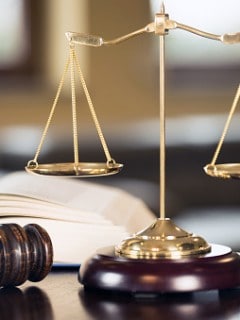 Leyes
