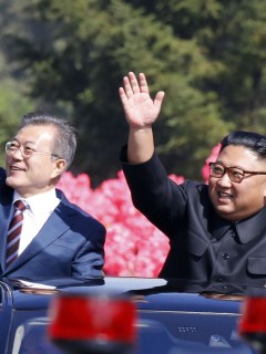 Moon Jae-in y Kim Jong-un, en Pionyang