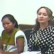 Erika Vargas Castillo, con su abogada, y Claudia Maritza Castiblanco