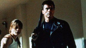 Arnold Schwarzenegger y Linda Hamilton