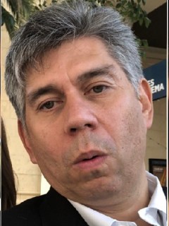 Jerónimo y Tomás Uribe, empresarios; y Daniel Coronel, periodista.