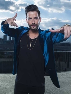 Carlos Torres, actor, y J Balvin, cantante.