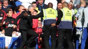 José Mourinho en el partido entre Chelsea y Manchester United