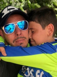 Luis Delgado y su hijo