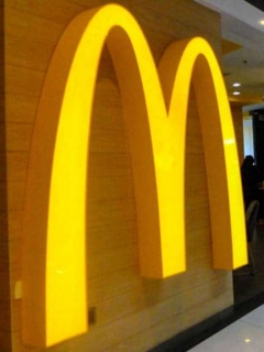 McDonalds abrió sus puertas el 15 de abril de 1955