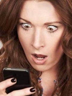 Mujer sorprendida