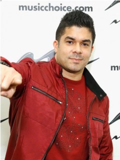 Jerry Rivera / Hugh Jackman como Wolverine