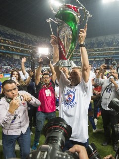 Cruz Azul vence 0-2 al Monterrey y gana su cuarto título de la Copa Mx