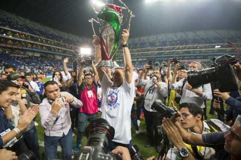 Cruz Azul vence 0-2 al Monterrey y gana su cuarto título de la Copa Mx
