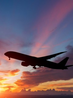 Avión en el aire