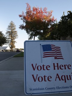 Punto d votación en Modesto, California