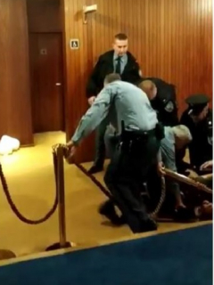 Momento de la expulsión de Muñoz