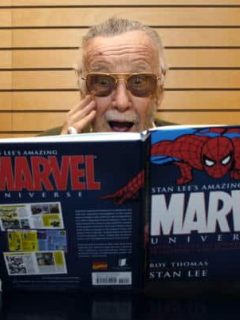 Hombre leyendo