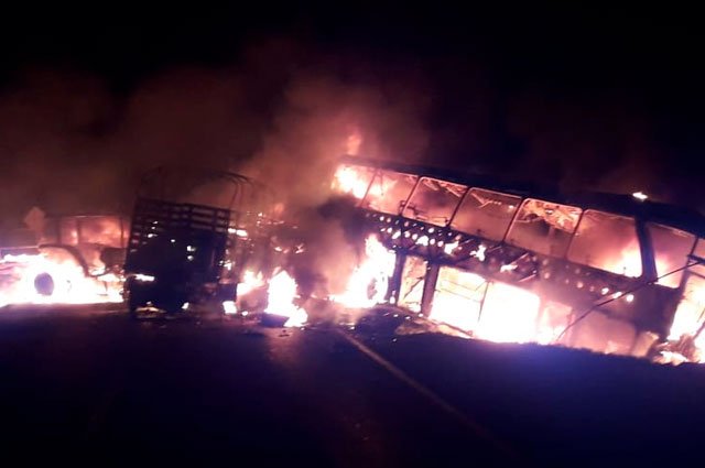 Grave choque entre bus intermunicipal y camión cisterna en el Cesar