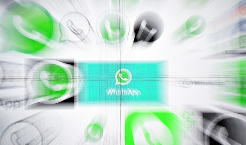 Logos difuminados de WhatsApp