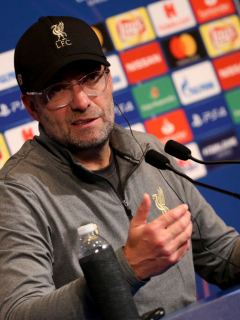 Jurgen Klopp habló con la prensa en París