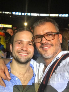 Guillermo Vives y su pareja