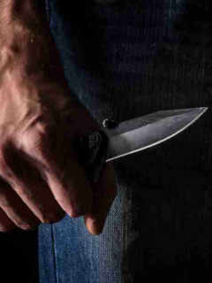 Hombre con cuchillo.