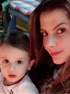 Carolina Cruz, presentadora, con su hijo Matías Palomeque.