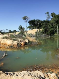Mina ilegal en Itapua do Oeste, Brasil