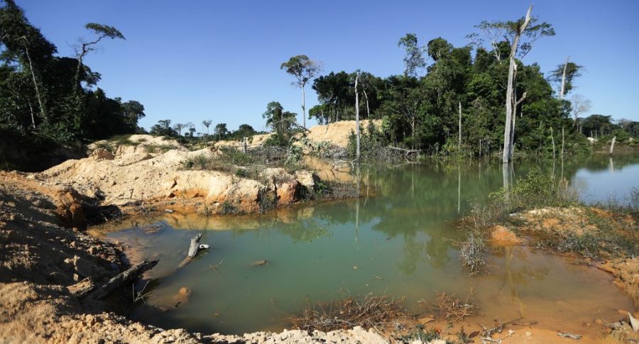 Mina ilegal en Itapua do Oeste, Brasil