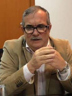 Rodrigo Londoño, en una reunión del partido Farc