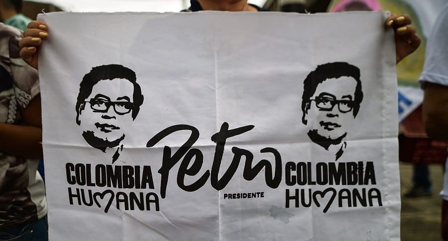 Pancarta de Colombia Humana y Gustavo Petro