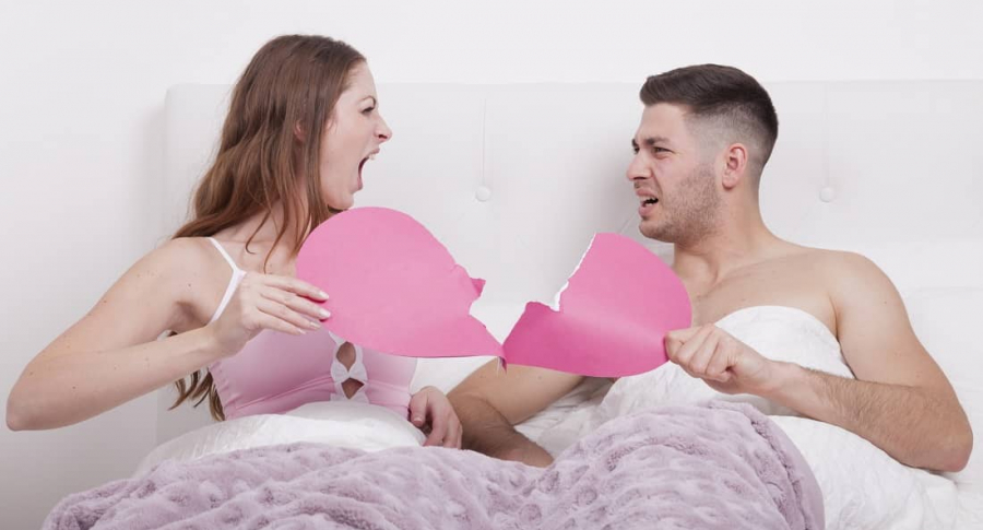 Pareja en la cama
