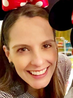 Laura Acuña, presentadora, con su hija Helena Kling.