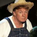 Trump disfrazado de granjero.