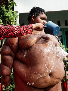 Niño más gordo del mundo.