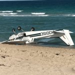 Avioneta cae en playa.
