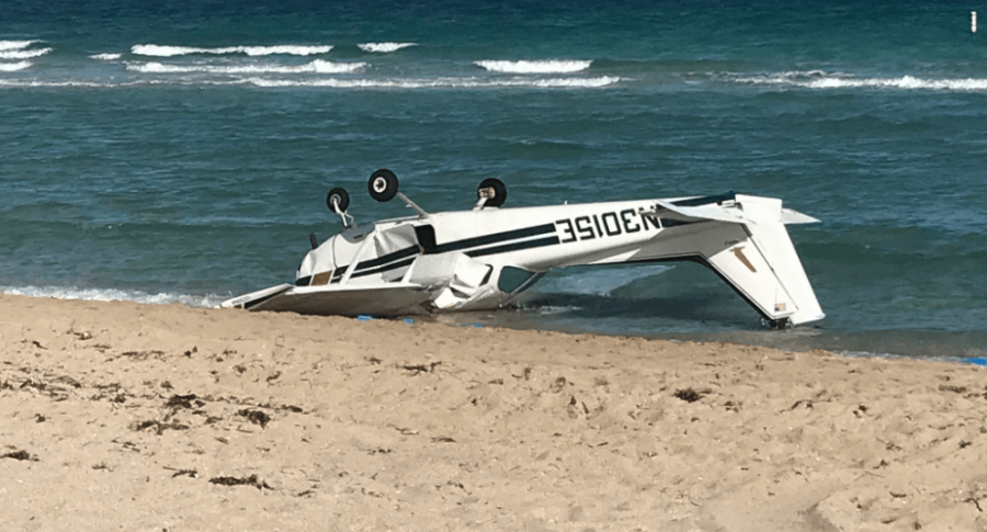Avioneta cae en playa.