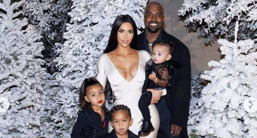 Kim Kardashian, Kanye West y sus hijos North, Saint y Chicago