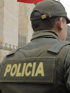 Policía