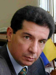 José Félix Lafaurie, presidente de Fedegan, dijo que no quiere ver a sus hijos participando en política; le parece que no vale la pena.