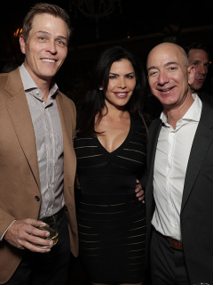 Patrick Whitesell, Lauren Sanchez y Jeff Bezos