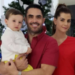Lincoln Palomeque, actor, con su hijo Matías; su pareja, la presentadora Carolina Cruz; su hermano Juan Pablo; y su sobrina Mariana.