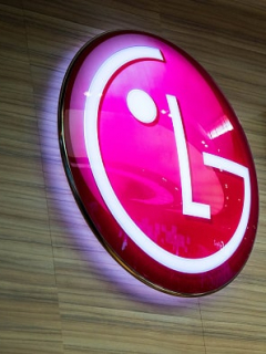 LG