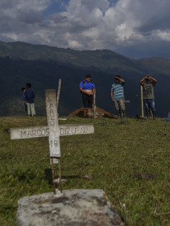 Familiares de líder social asesinado en el Cauca.