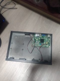 Computador abierto, sin su disco duro