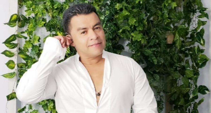 Luisito Muñoz, cantante de música popular.