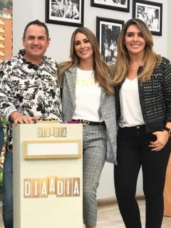 Catalina Gómez, Carolina Cruz, Mauricio Vélez, Carolina Soto y Mónica Rodríguez, presentadores.