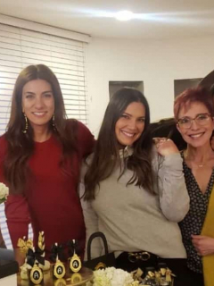 Ángela Cardozo, Andrea Serna, Jessica de la Peña, Yaneth Waldman y Carolina Cruz, presentadoras.