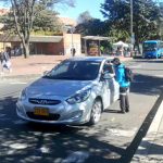 Automóvil circulando en Bogotá