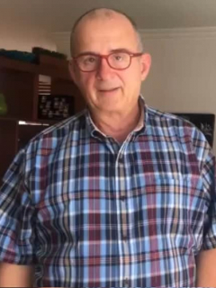 Jota Mario Valencia, presentador.