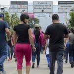 Migrantes en el puente internacional Simón Bolívar