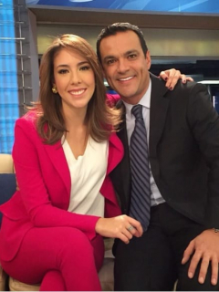 Juanita Gómez con Marina Granziera y Juan Diego Alvira, presentadores.