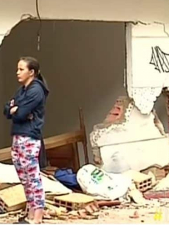Así quedó la vivienda donde terminó estrellada la camioneta