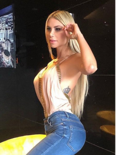 Alejandra Pinzón, actriz, y Marbelle, cantante.